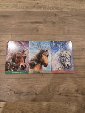 ✨ LOT OF 3: Magic Ponies Books by Sue Bentley - Holographic Covers! ✨
